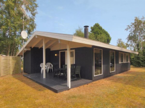 Holiday Home Aileen - 900m from the sea by Interhome, Bogø By